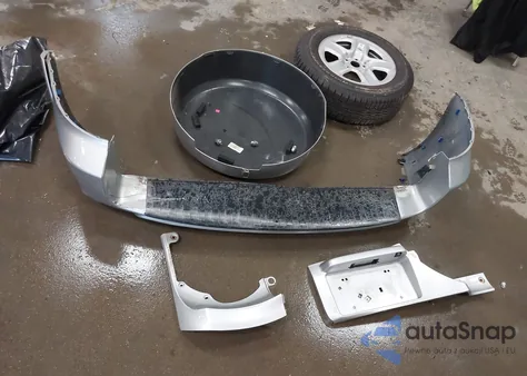 2011 Toyota Rav4 Limited V6 z USA, uszkodzony, nr VIN 2T3DK4DV6BW061019